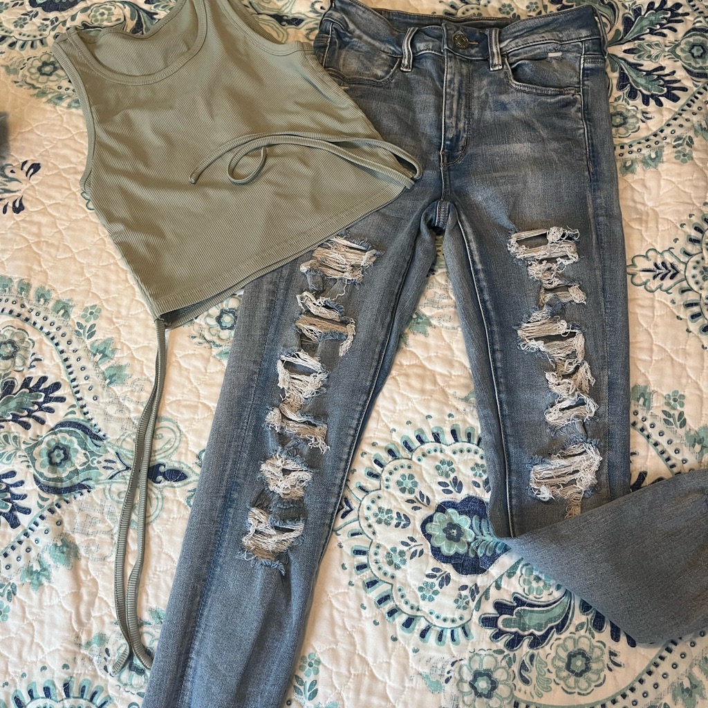 Jeans Ripped American Eagle Size 6 And Top Shein S
